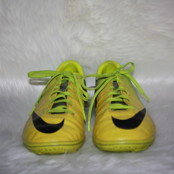 Nike Murcurial Victory Turf Cleats - Picture 2 of 5